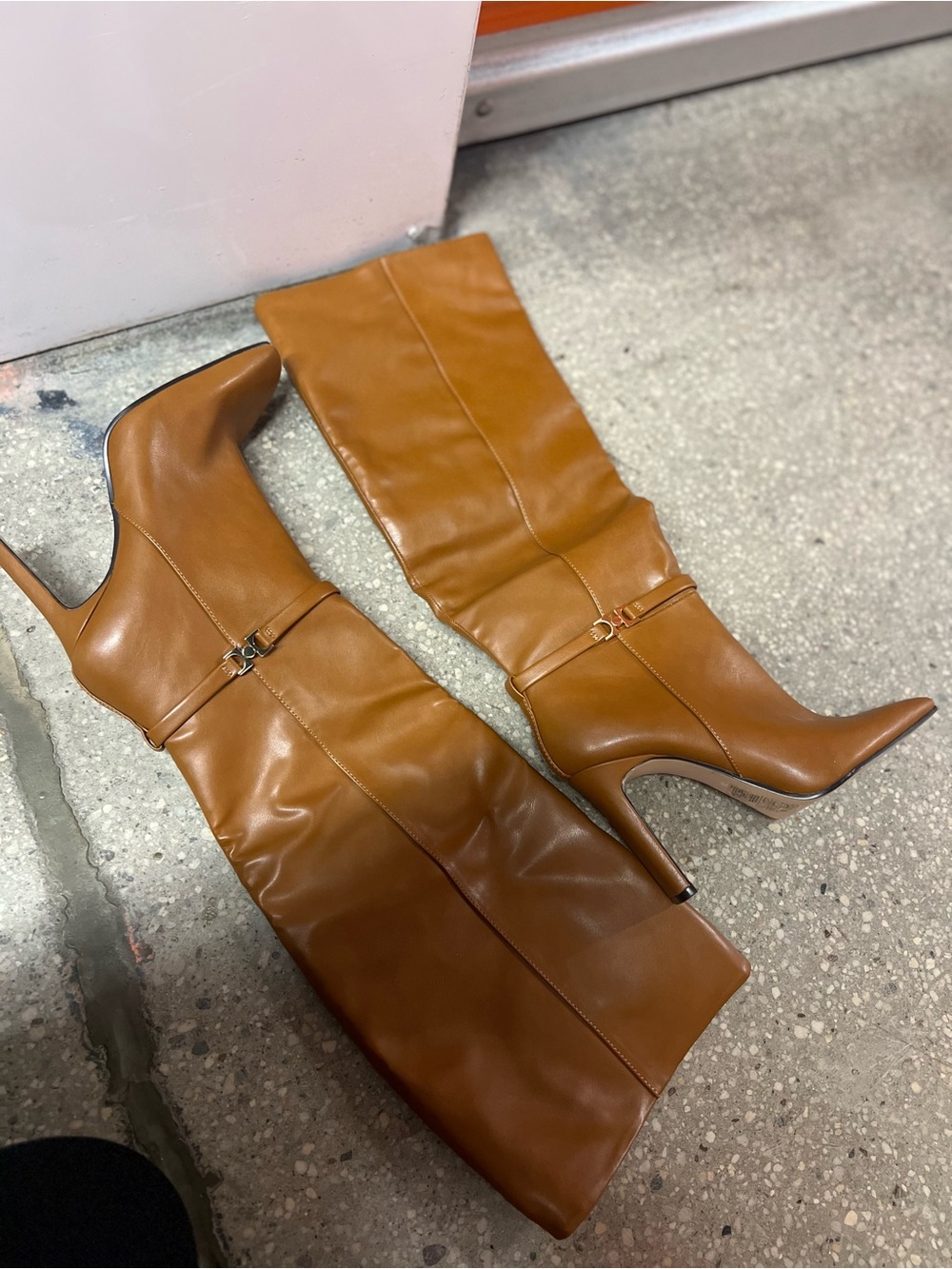 Women's Tan Knee-High Leather Stiletto Boots in Size 7